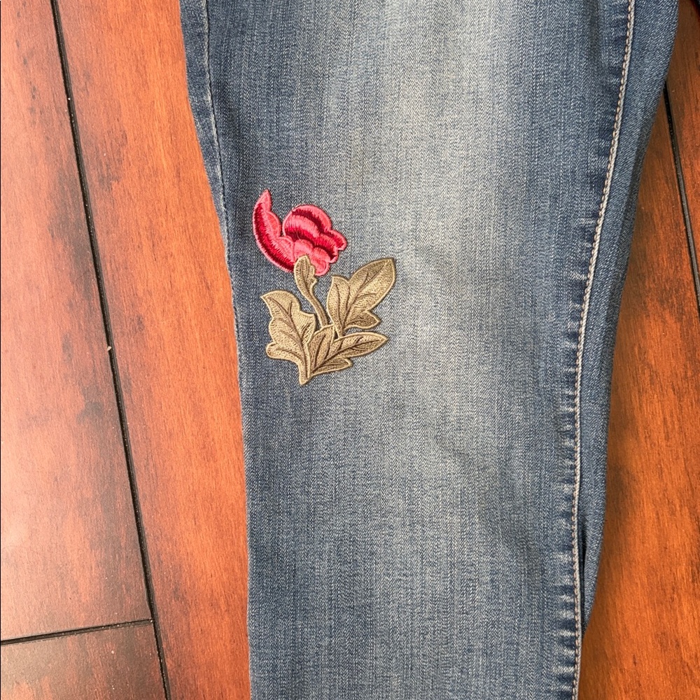 Vintage America Blue Skinny Jeans with Pink Floral Embroidery - Picture 3 of 6